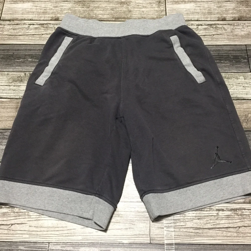 Jordan Brand Sweat Shorts Men’s M Dark Gray (Inseam 11) Drawstring.